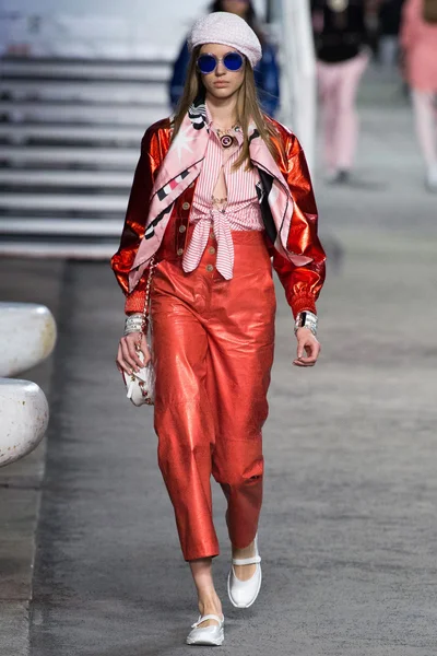 Look 48